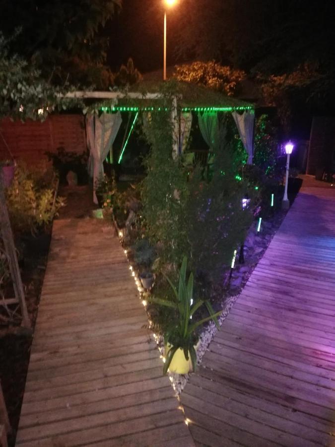 Chez Chris Et Greg Apartment Uchaud Ngoại thất bức ảnh