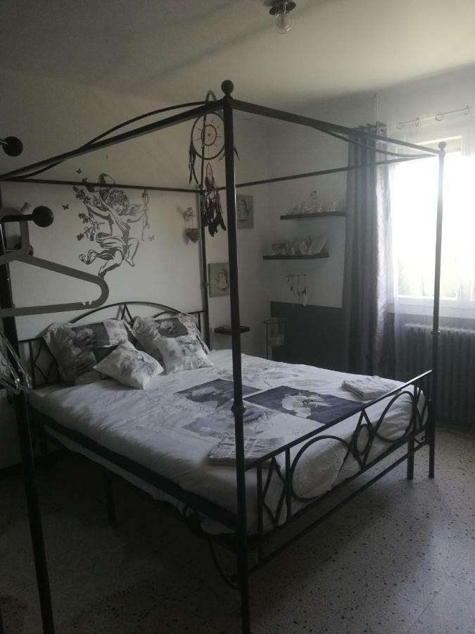 Chez Chris Et Greg Apartment Uchaud Ngoại thất bức ảnh