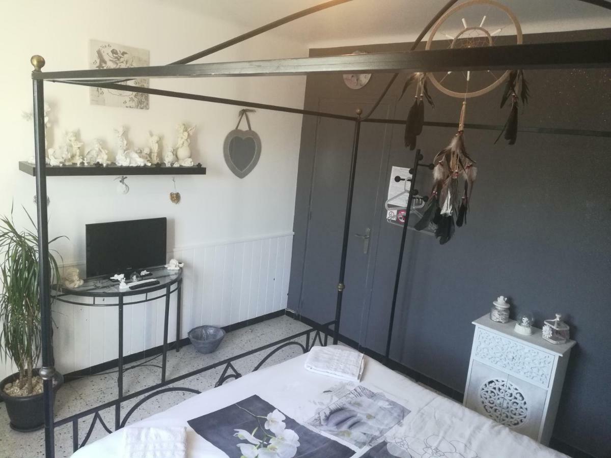 Chez Chris Et Greg Apartment Uchaud Ngoại thất bức ảnh